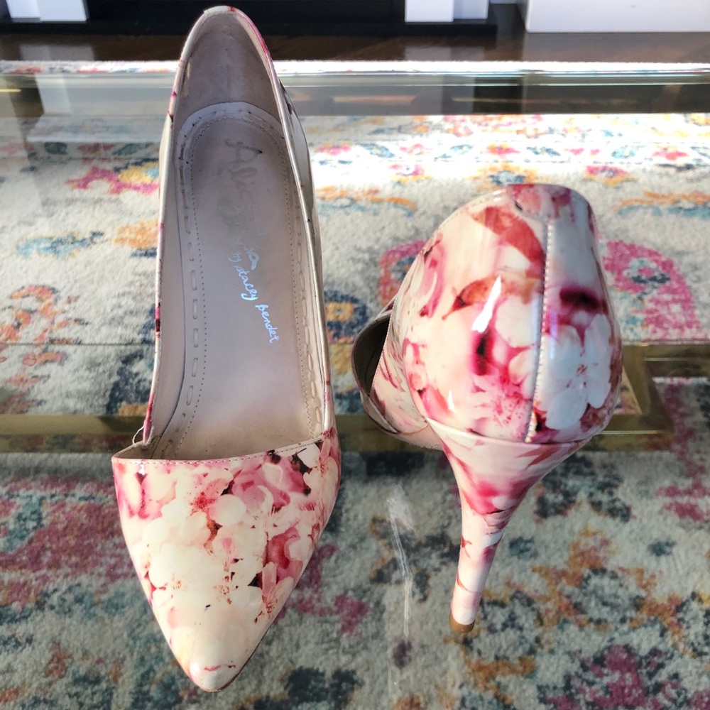 Alice + Olivia floral pumps